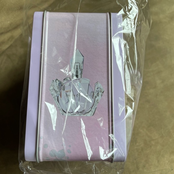 Brand new NWT Plz Read Ariana Grande R.E.M. Lunchbox Limited Edition - Picture 4 of 11